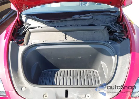 2022 Tesla Model Y Long Range Dual Motor All-Wheel Drive z USA, uszkodzony, nr VIN 7SAYGDEE9NF374421